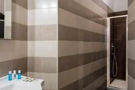 Gocce - Joes Flat 1 Modern